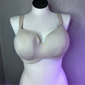 Seamless Nude Bra cacique 44C underwire lightly lined great condition